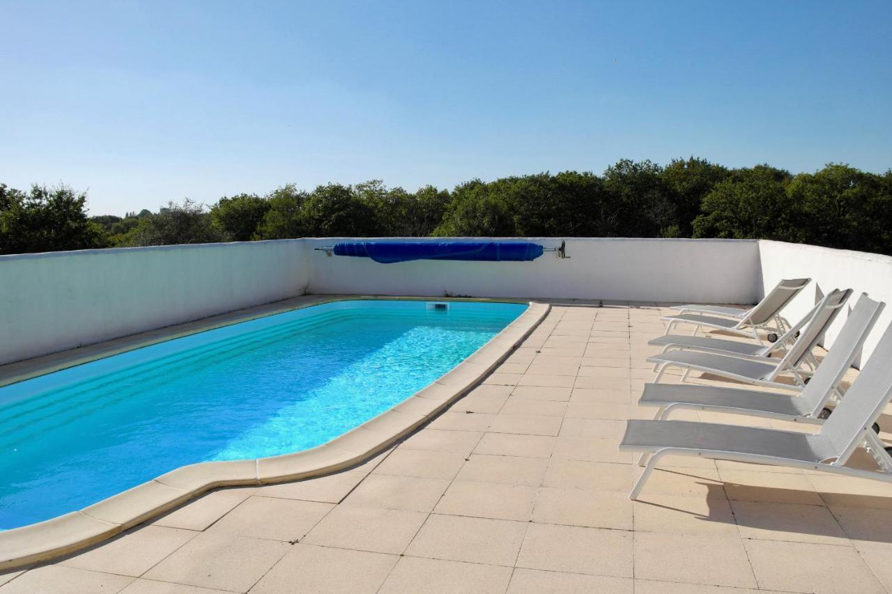 Maison Pour 4 A La Campagne Avec Piscine Commequiers Luaran gambar