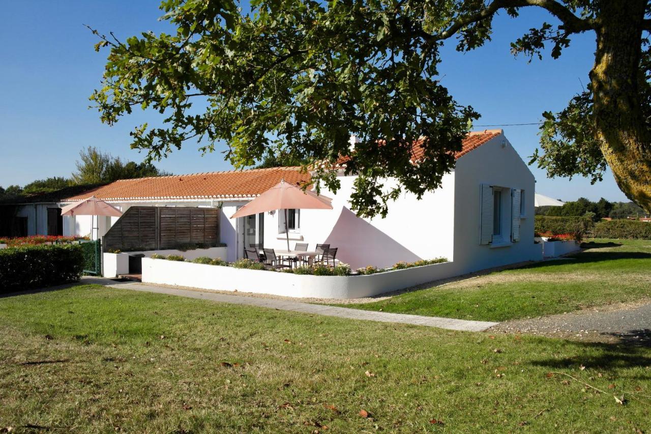 Maison Pour 4 A La Campagne Avec Piscine Commequiers Luaran gambar