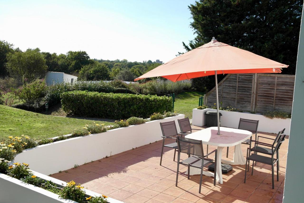 Maison Pour 4 A La Campagne Avec Piscine Commequiers Luaran gambar
